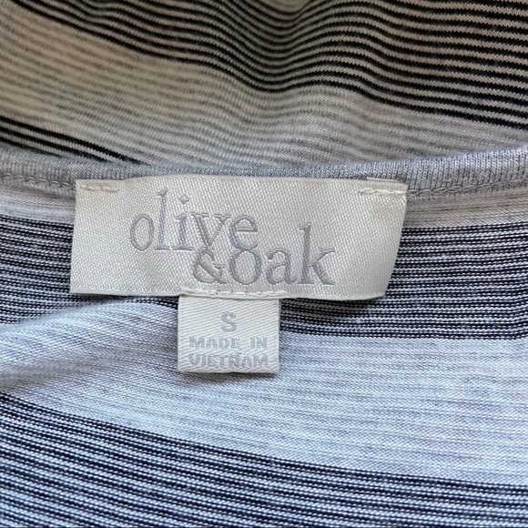 C🛍3/$25 Olive & oak women’s striped dress in size small - Picture 4 of 6